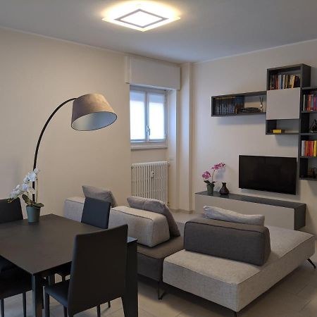 Modern Apartment - Como Centro Exterior photo